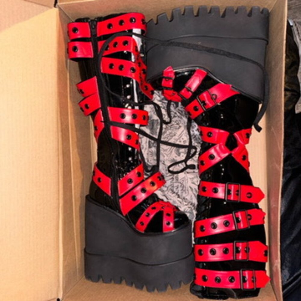 RARE Bondage Knee-High Double Platform Boots - Dolls Kill - Size 7 - New in Box